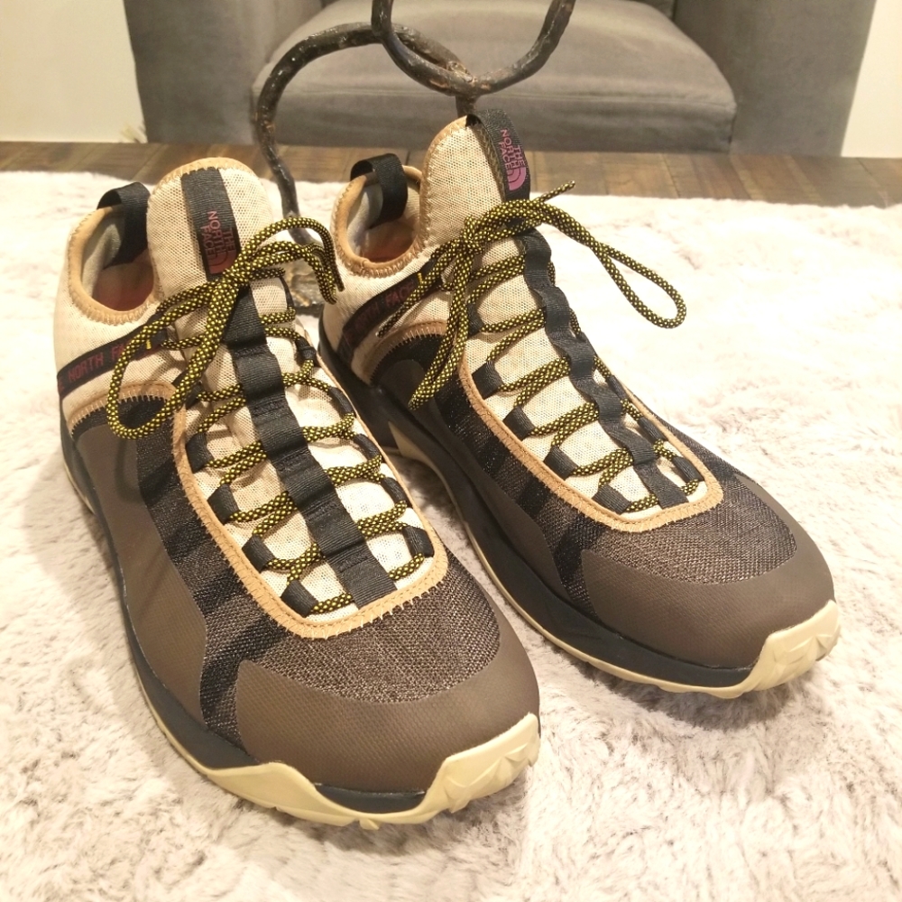 Men's The North Face light hiker Size 12 (new)